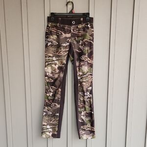 Under Armor Camouflage Women's Pants,Size 2